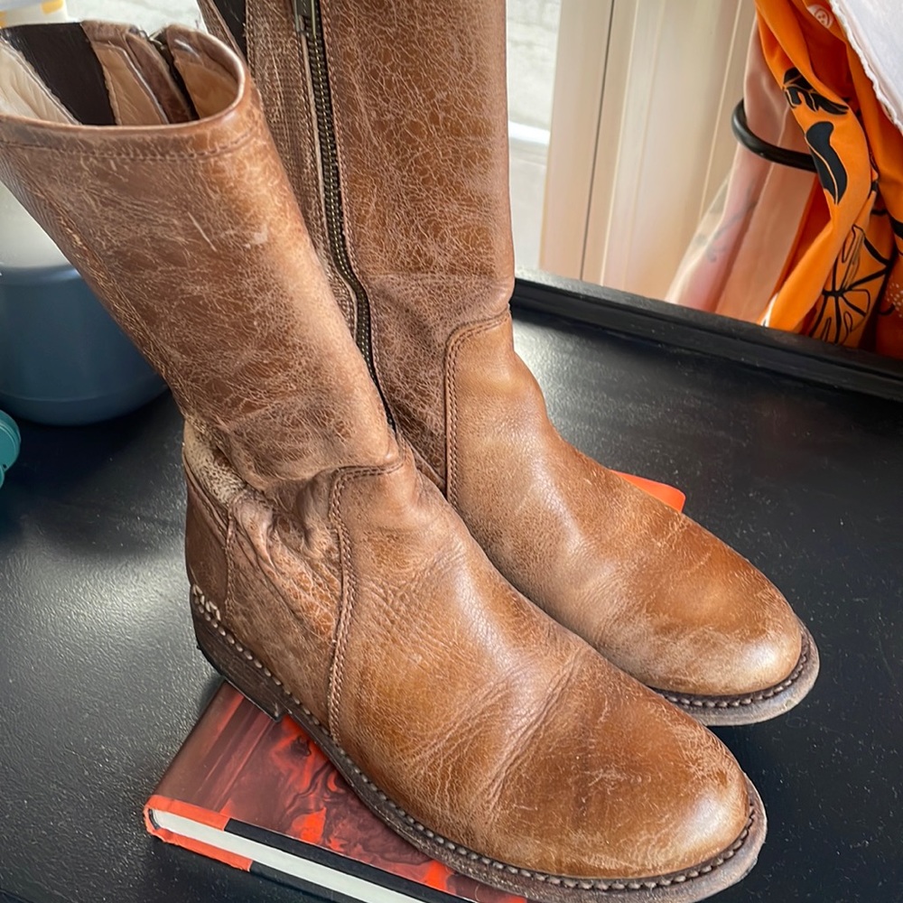 Bedstu boots, calf length? Clad height?